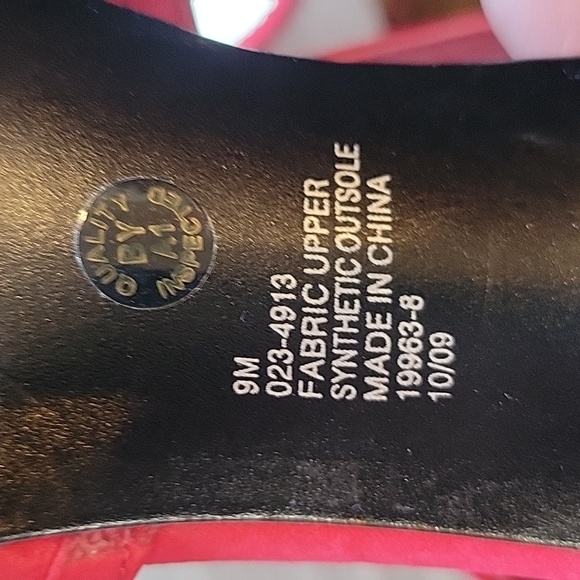 Jacqueline Ferrar Red Satin Heels 👠Size 9 - Picture 8 of 8